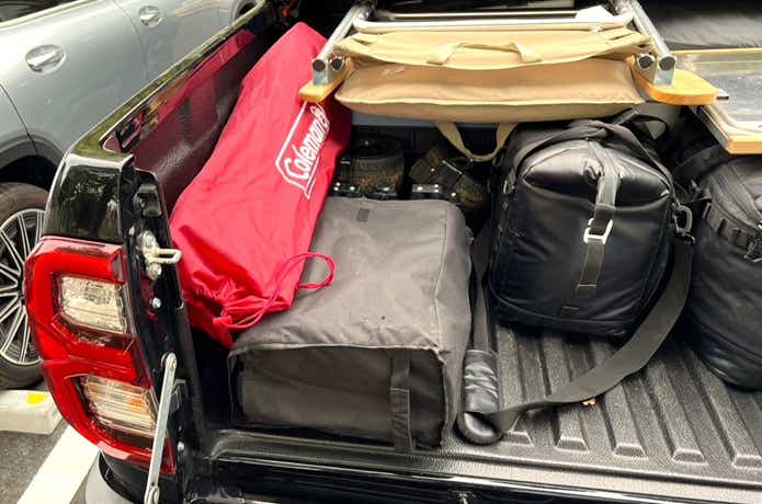 コールマン「ワンマイルチェア」を荷台に乗せる