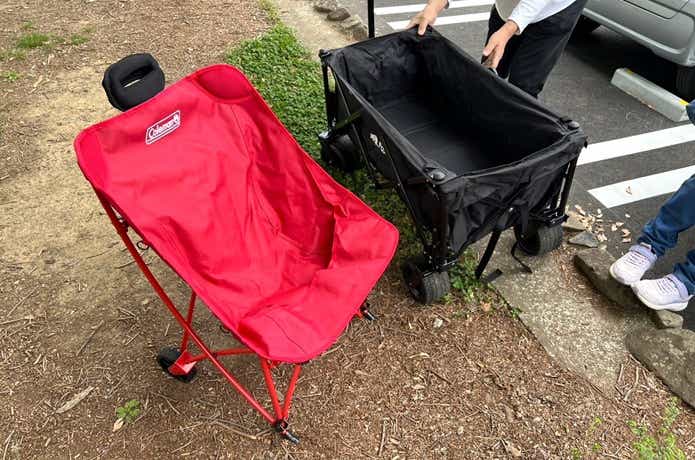 Pasinaz「アウトドアワゴン」とコールマン「ワンマイルチェア」