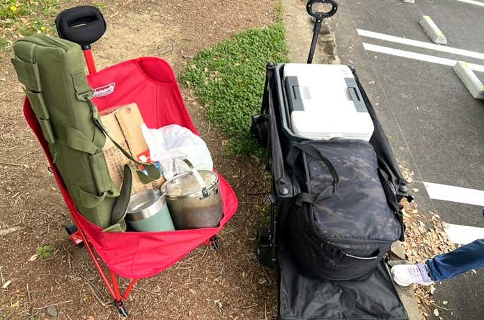 Pasinaz「アウトドアワゴン」とコールマン「ワンマイルチェア」