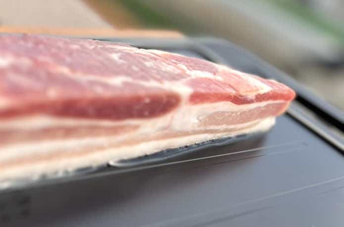 ニトリ「解凍プレートシャープナー付きまな板」