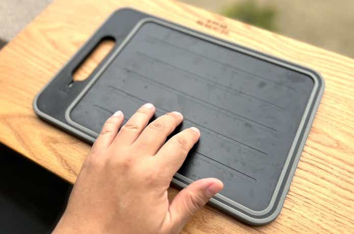 ニトリ「解凍プレートシャープナー付きまな板」