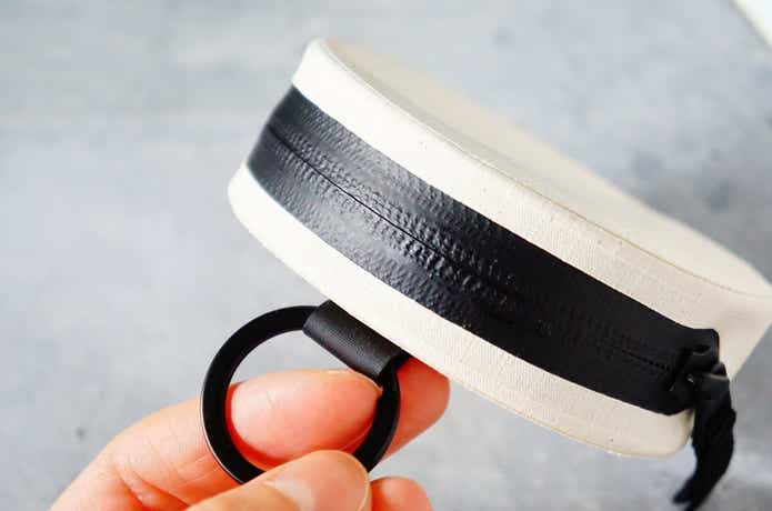 無印良品のコットンウェルダーラウンドケースの止水ファスナー