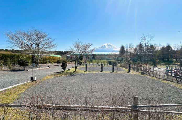 アーバンキャンピング朝霧宝山のサイト