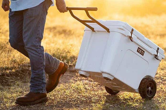 イエティ タンドラ ホールを引く人
