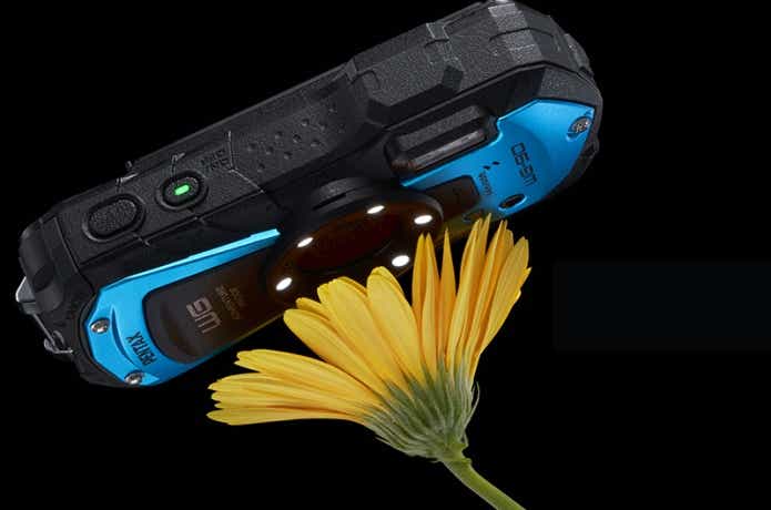 花を近距離で撮影するペンタックス WG-90