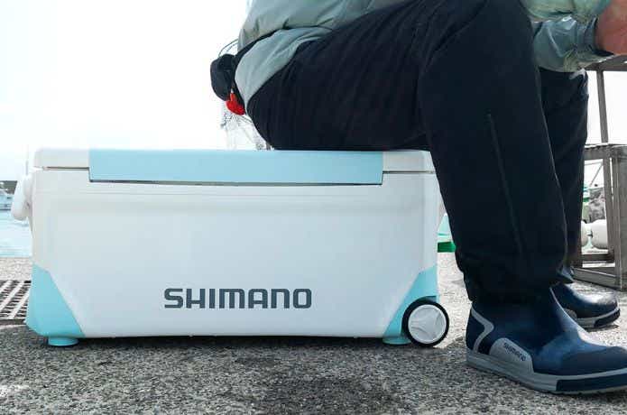 シマノスペーザ・プレミアム 25Lに座る