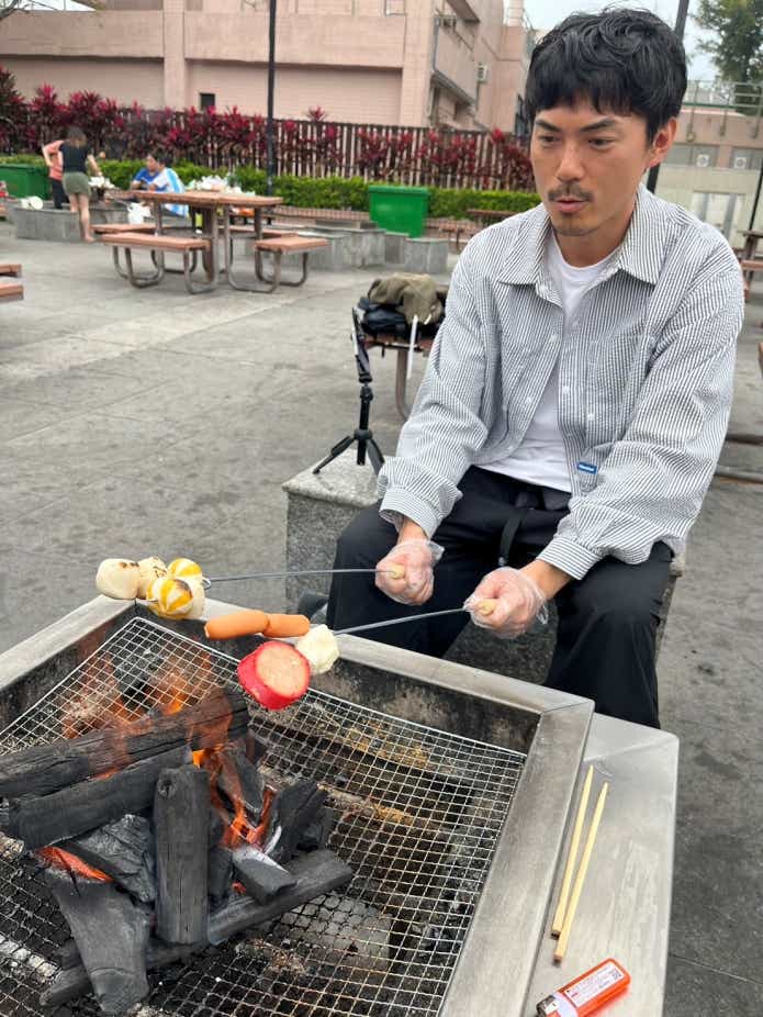 香港式は火起こしもユニーク