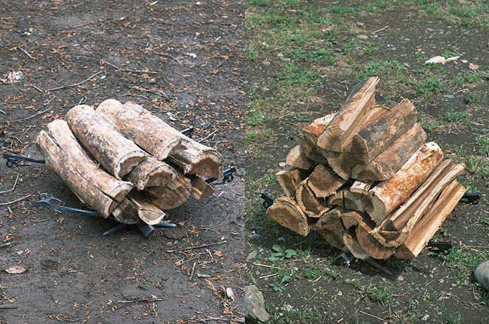 薪1束と薪2束を置いたゼットログスタンド