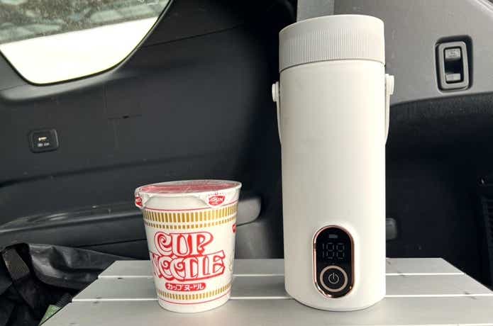 MACOLAUDER「充電式電気ケトル」＆日清「カップヌードル」