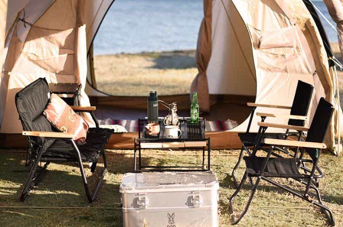 ファミリーテントの室内