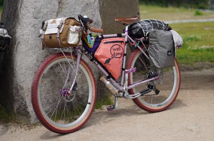 サーリーのミッドナイトスペシャルをバイクパッキングしている