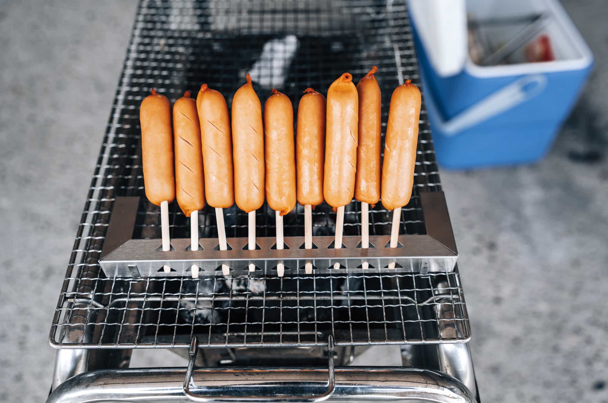 ロゴスのちょっと串焼きにソーセージを刺してみた