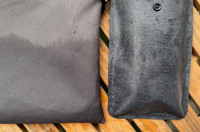 無印のサコッシュ、水に浸けた実験結果