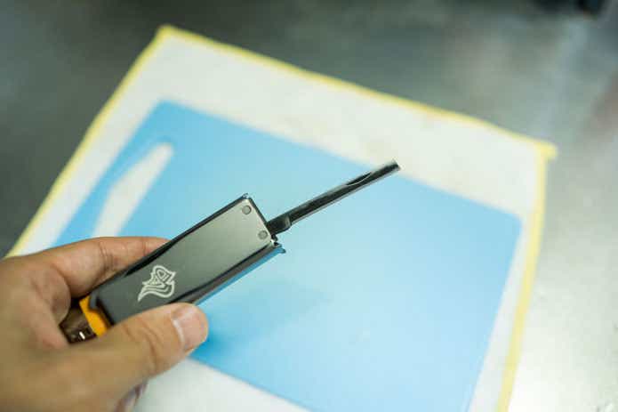 ナイフ兼マイナスドライバー