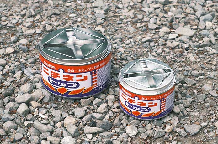 ニチネンの屋外用トップ丸缶2つ