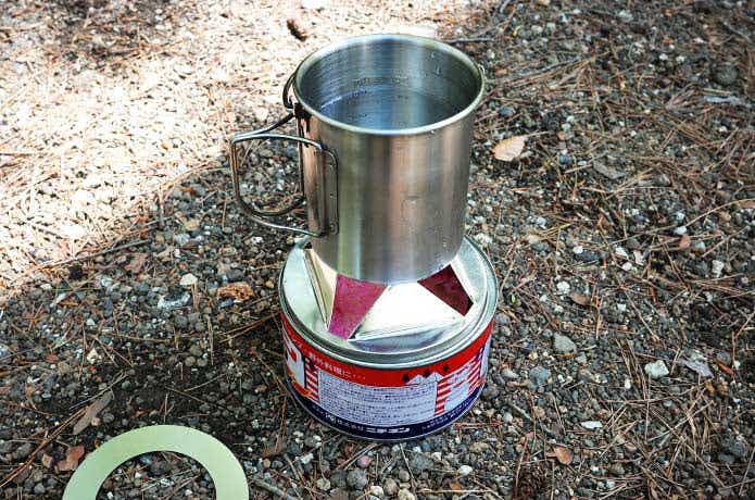 五徳に置いたケトル