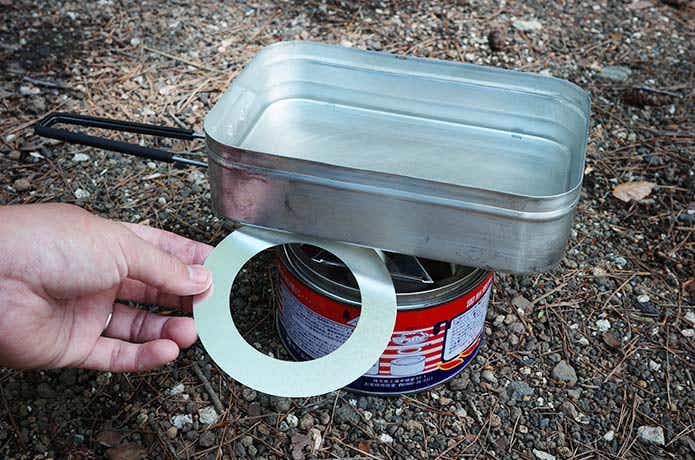 固形燃料に置いたメスティンラージ