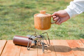 キャンプに“料亭クラスのごはん”を。ソトレシピ新作「ソロ土鍋」のこだわりがエグい