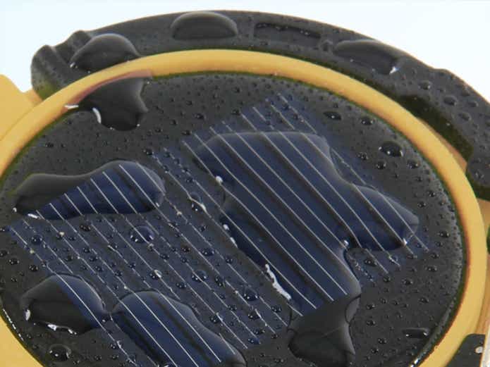 DOD「LEDソーラーポップアップランタン」のソーラー充電