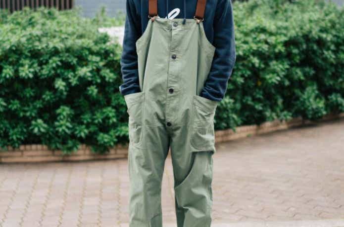 TUBE VENDOR ALL PANTSを着ている男性
