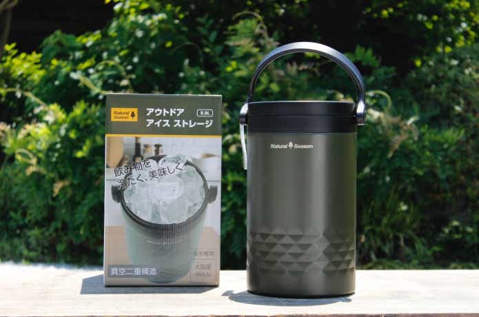 アウトドアアイスストレージの箱パッケージと本体