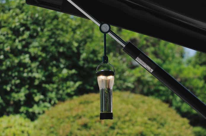 ゴールゼロにボタンスリングをつけてクルマに