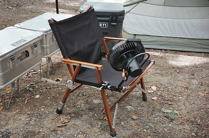 チェアに取り付けた扇風機