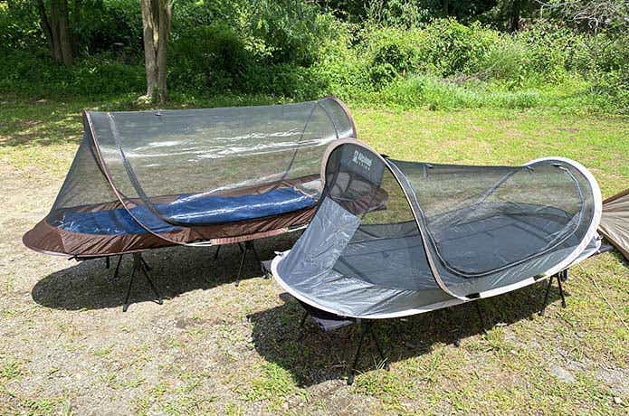 2つのポップアップメッシュテント