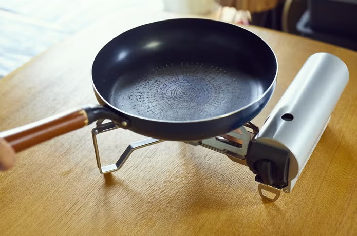 スノーピーク HOME&CAMPバーナーでフライパンをあたためる
