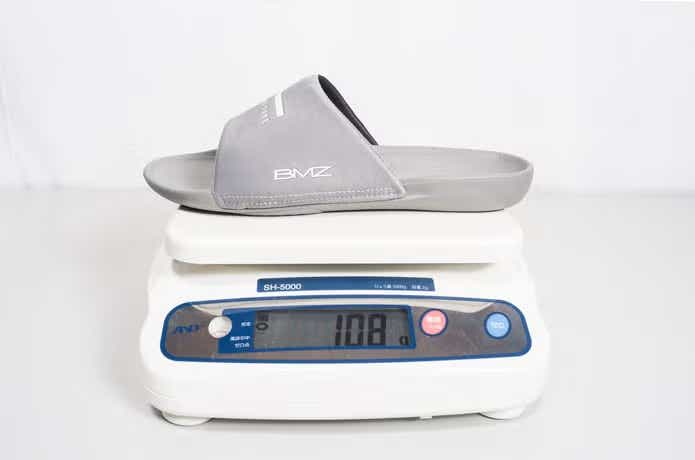 BMZ(R)アシトレサンダルの重さ