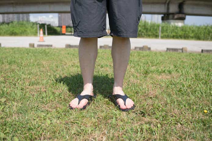 シックソールサンダルトング着用イメージ