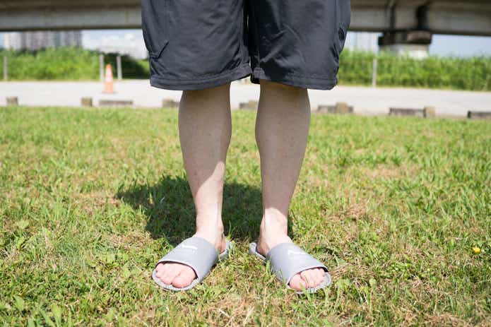 BMZ(R)アシトレサンダル着用イメージ