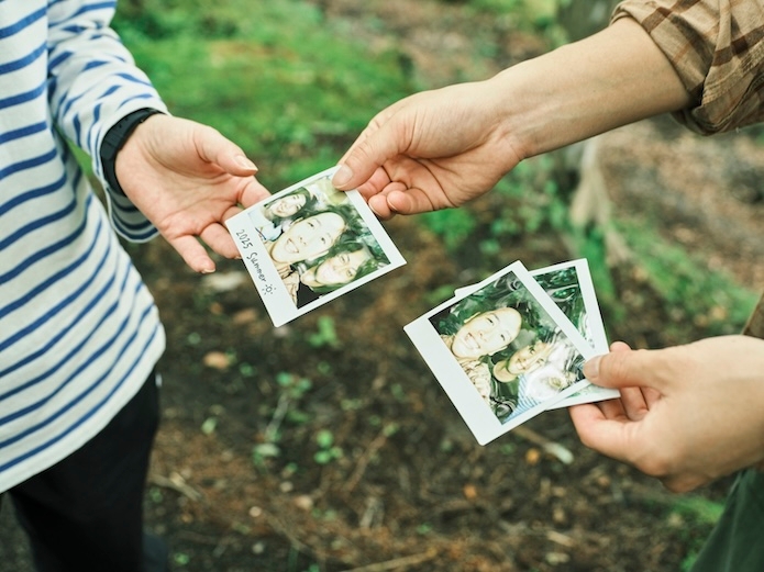 チェキを手渡し