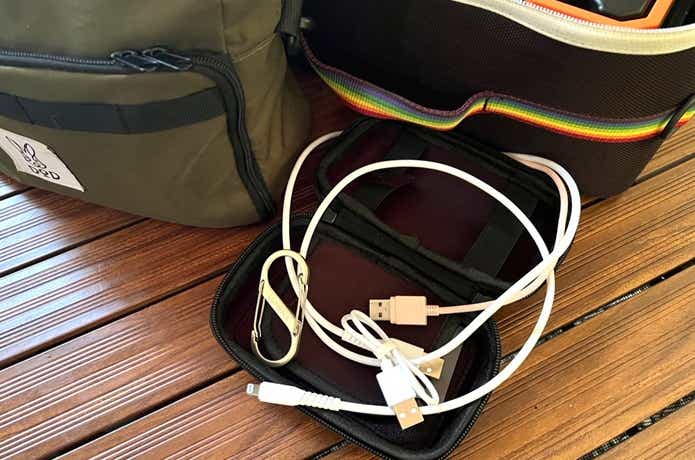 Mcdodo「ケーブルスマホショルダー」