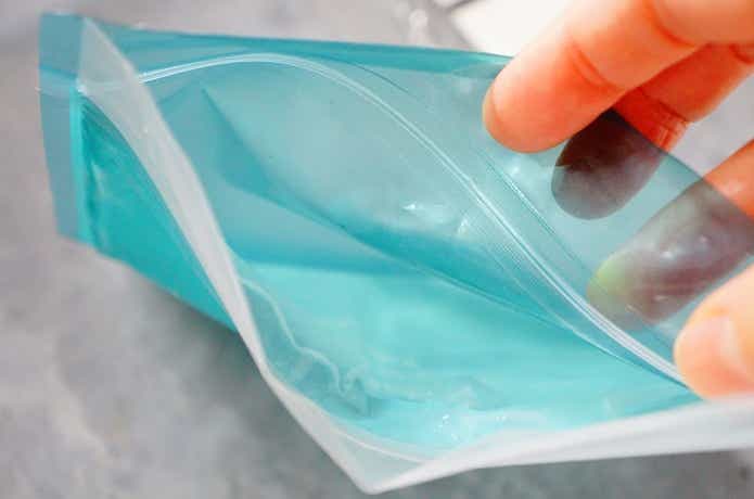 ラコレのアイスパックのジッパー部分