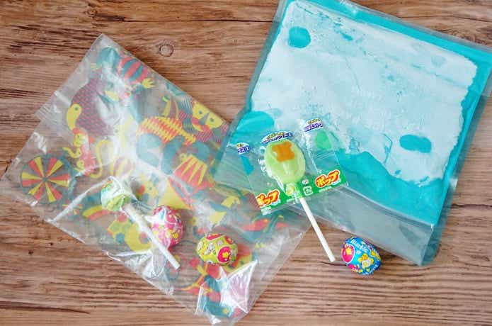 一般的な保存袋とラコレの凍らせたアイスパック