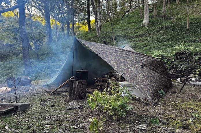 カモ柄のDDタープで地べたスタイル