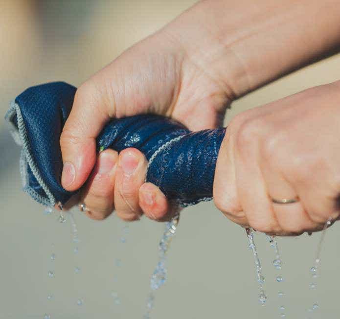 クイックドライフーディタオル