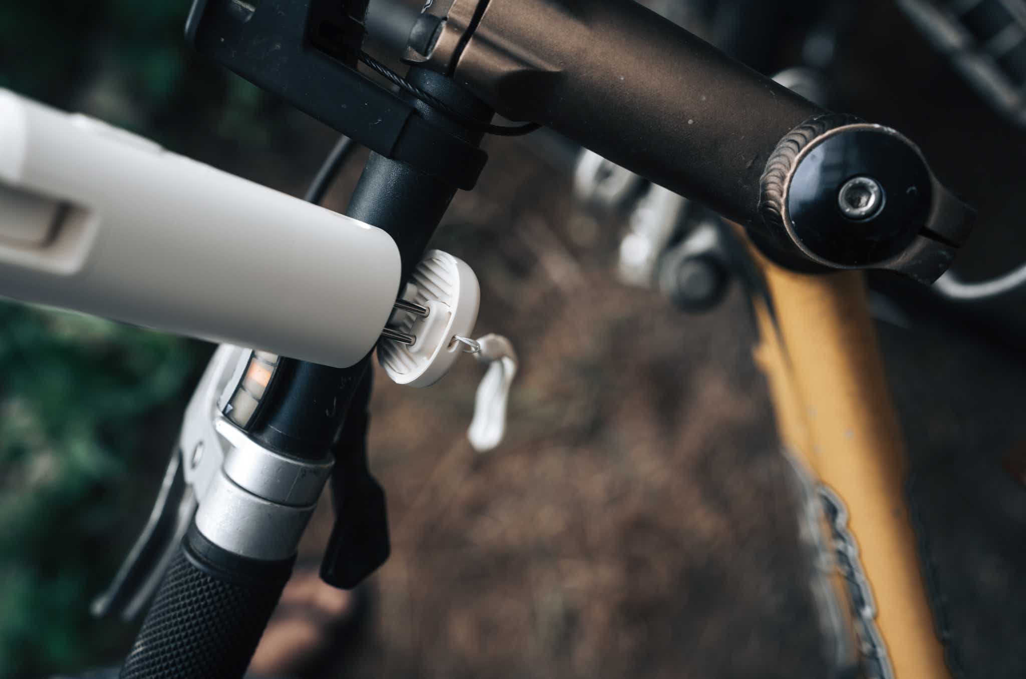 3COINS_アンブレラファン_自転車に