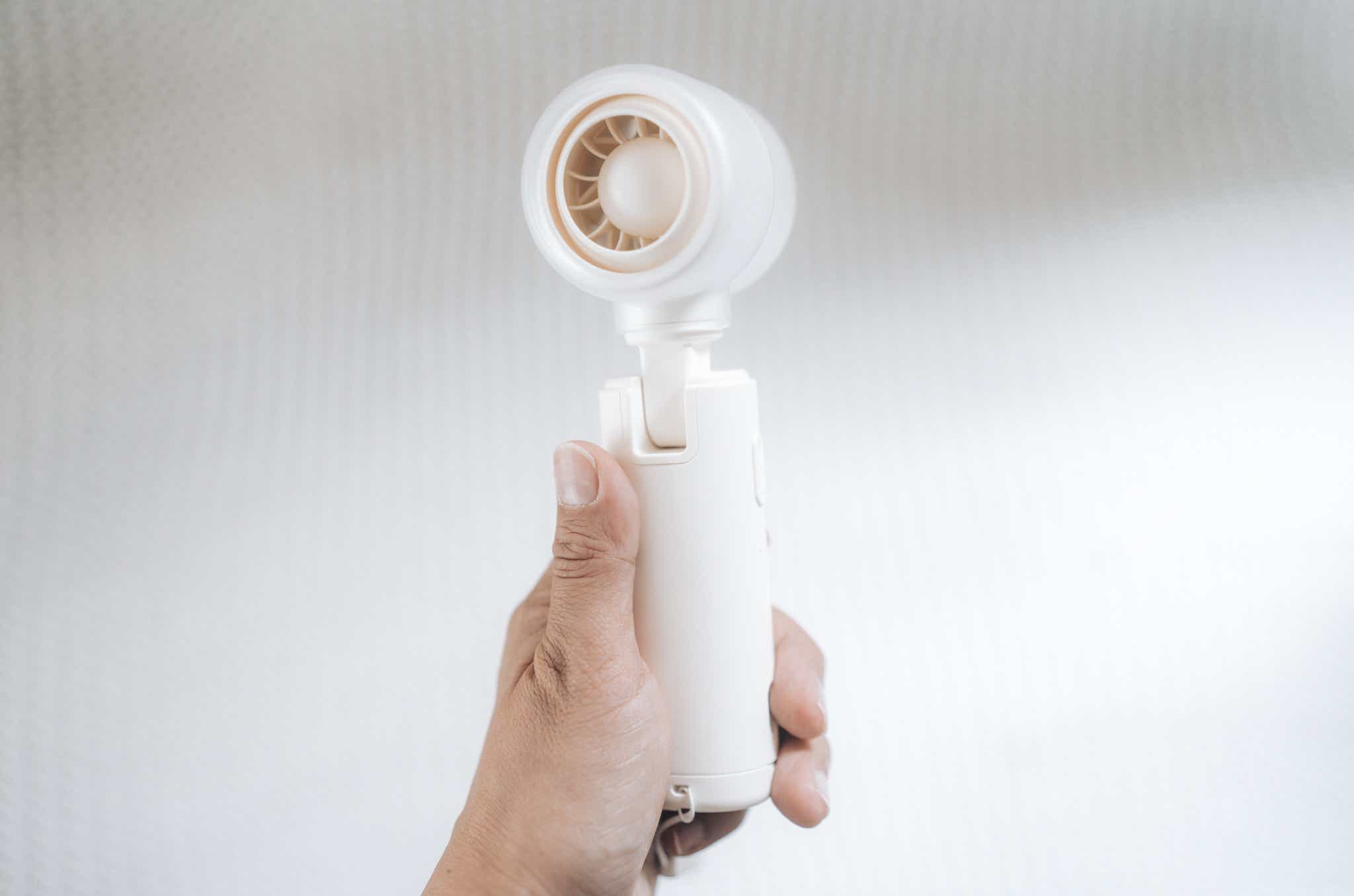 3COINS_アンブレラファン_手持ち