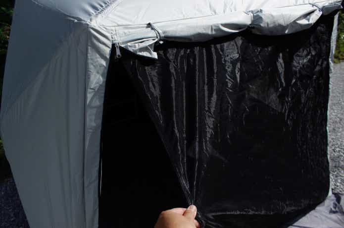 前面のメッシュドア