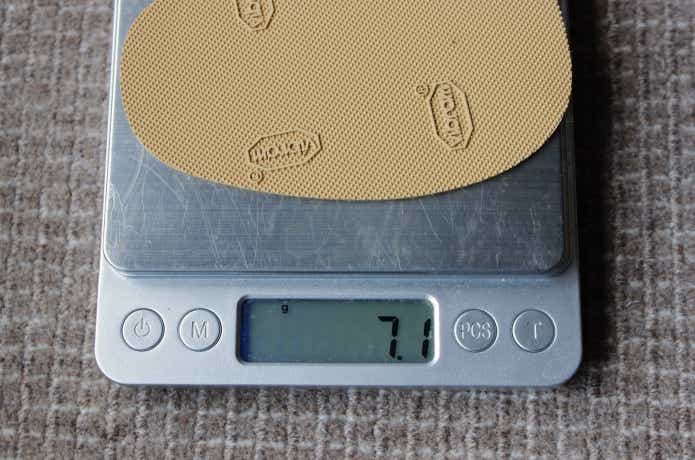 パレットソールの重さを測っている