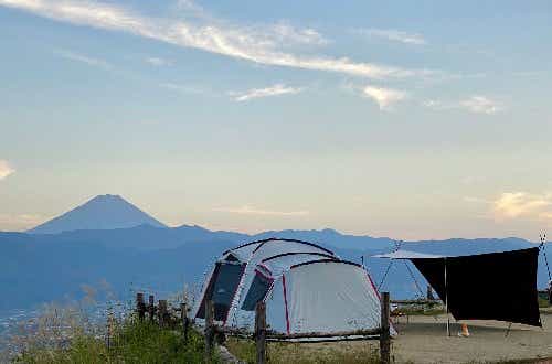 富士山と甲府盆地が一望できる「ほったらかし温泉」のすぐ近くのキャンプ場
