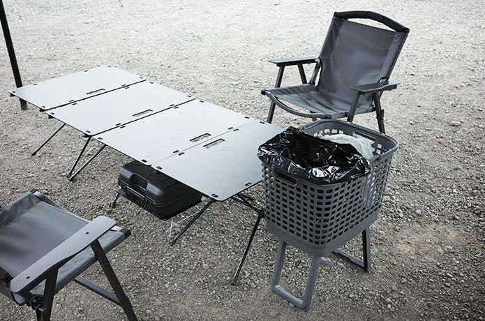 テーブルサイドに置いた腰らくバスケット