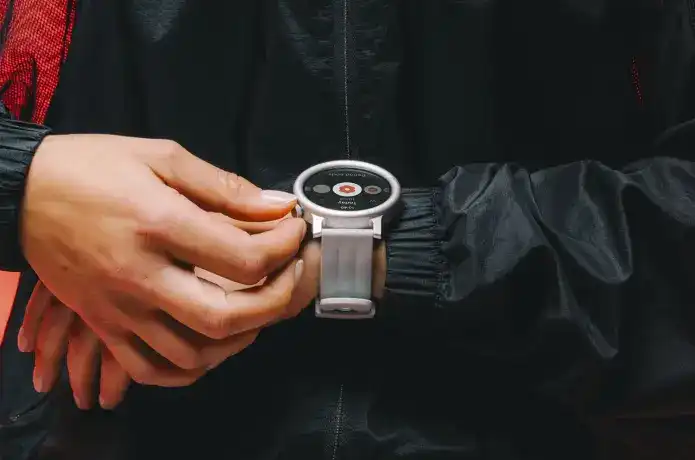 CMF Watch 3 Proを付けている人