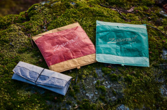 【無骨かわいい】新作の「ざぶとん＆おさいふ」がキャンプの快適度を爆上げしそうな予感ッ！