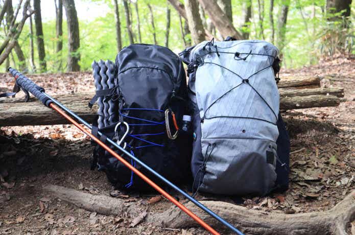 並べられた登山リュック