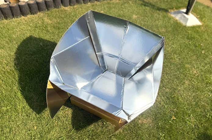 アースダンボール 「ソーラークッカー」