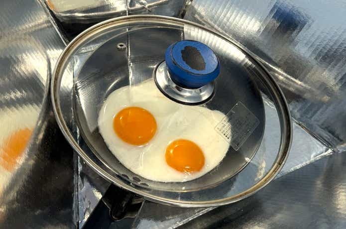 アースダンボール 「ソーラークッカー」