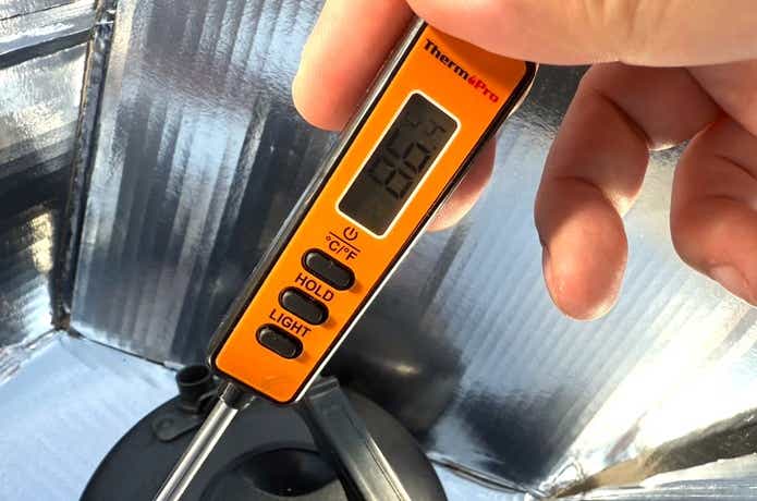 アースダンボール 「ソーラークッカー」